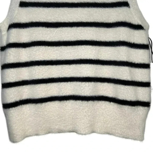 NWT Bailey 44 Soft Fuzzy Moc Turtleneck Sweater Vest Black and Cream Size Large - Picture 5 of 6